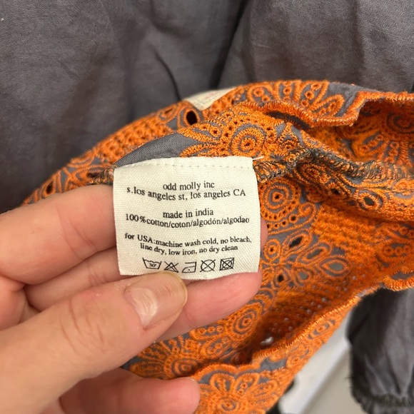 ODD MOLLY 100% COTTON GRAY BLOUSE WITH INTRICATE EMBROIDERY SIZE 2/MEDIUM - Picture 8 of 10